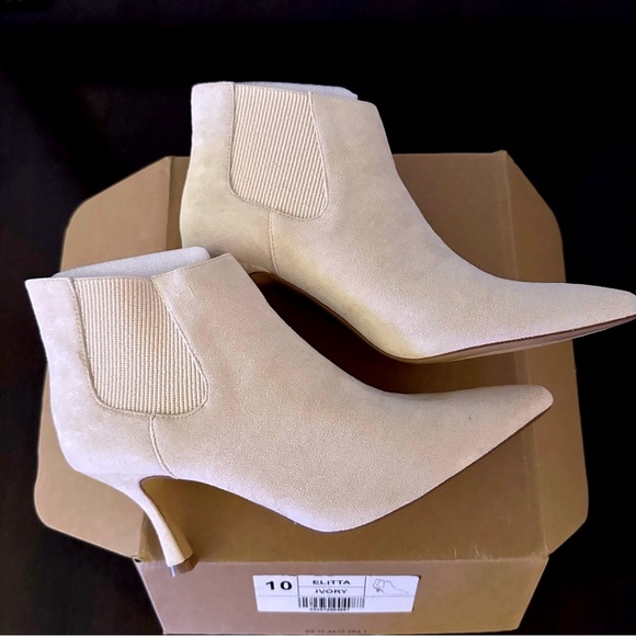 Journee White Ankle Boots Booties - Size 10 - Picture 12 of 12
